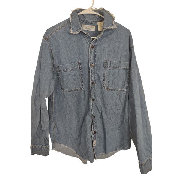 Vintage Levi's Strauss Denim Button Up Shirt Medium Lightly Distressed Casual - Picture 1 of 6